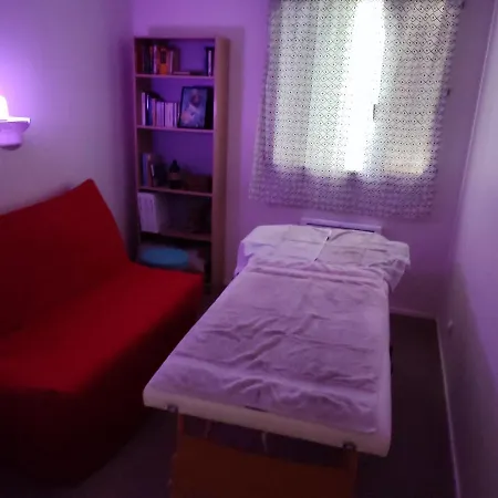 Chambre Calme Dans Un Lumineux Homestay *